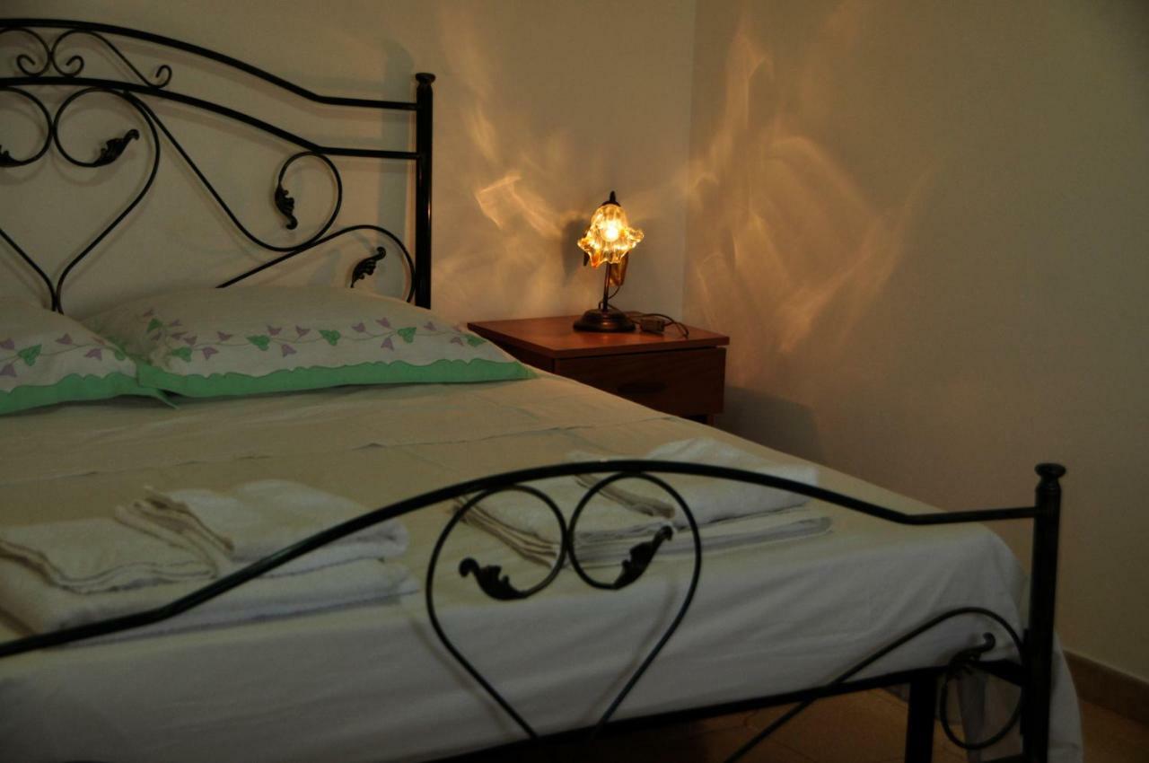 B&B La Seta Rossa Galatone Exterior photo